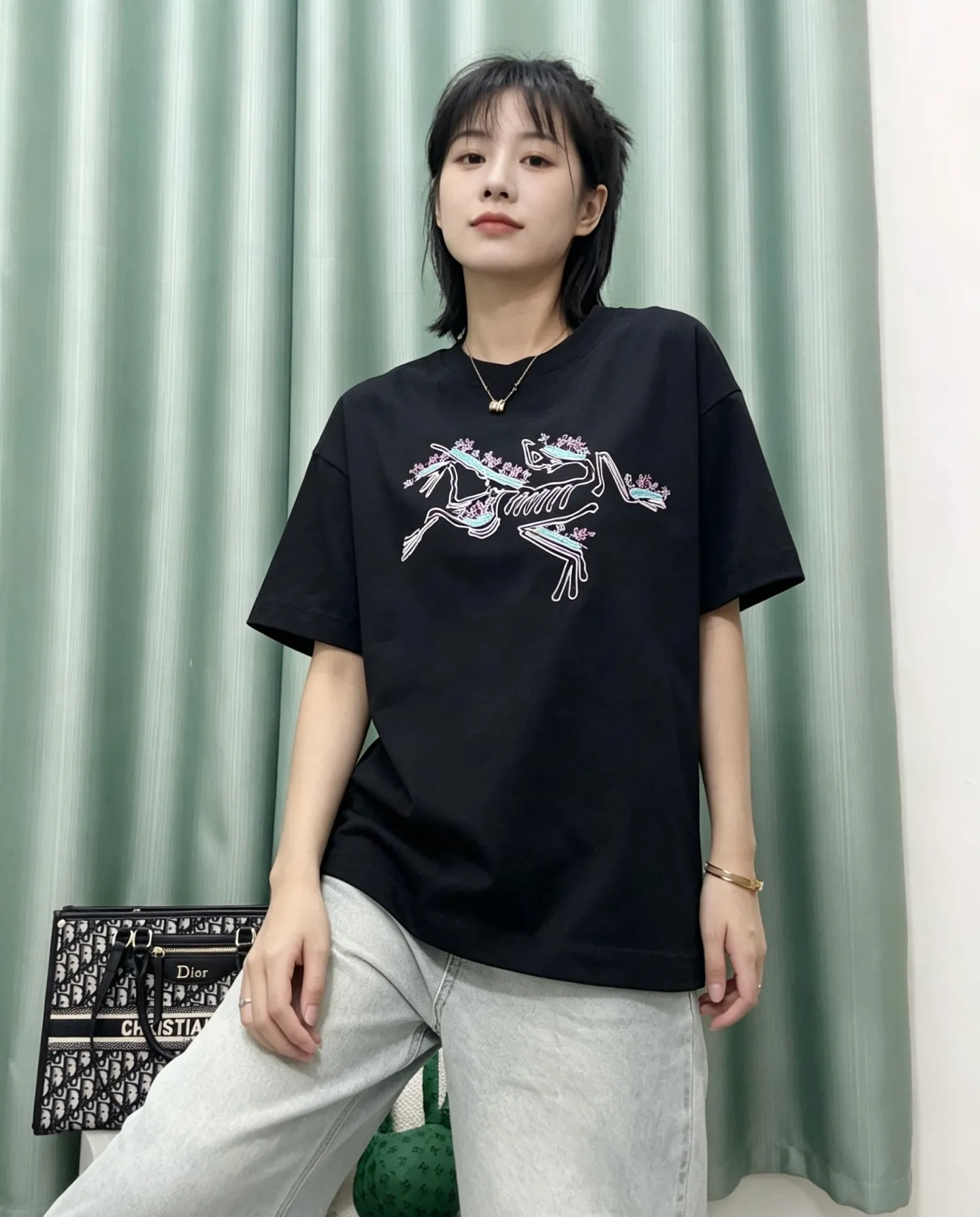Black ， Same Style